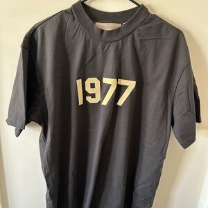 Essentials Black Tee with Cream '1977' Graphic
